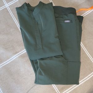 Figs womens moss Rafaela oversized scrub top and joggers